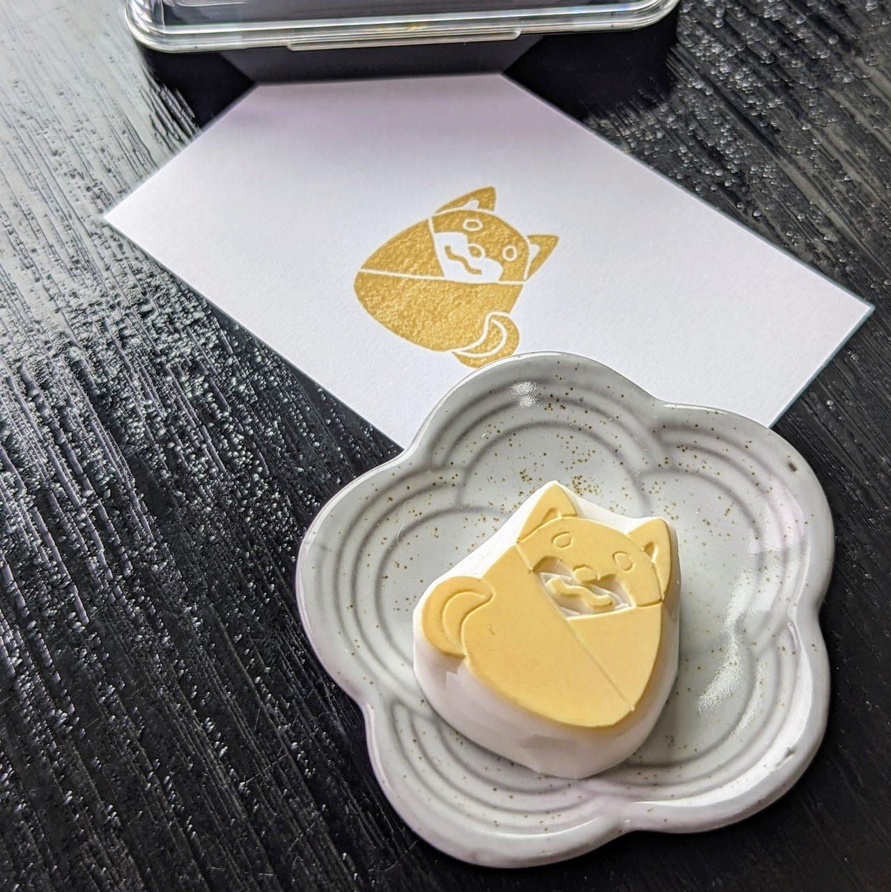 消しゴムはんこ　お正月いぬもちはんこ1枚目の画像
